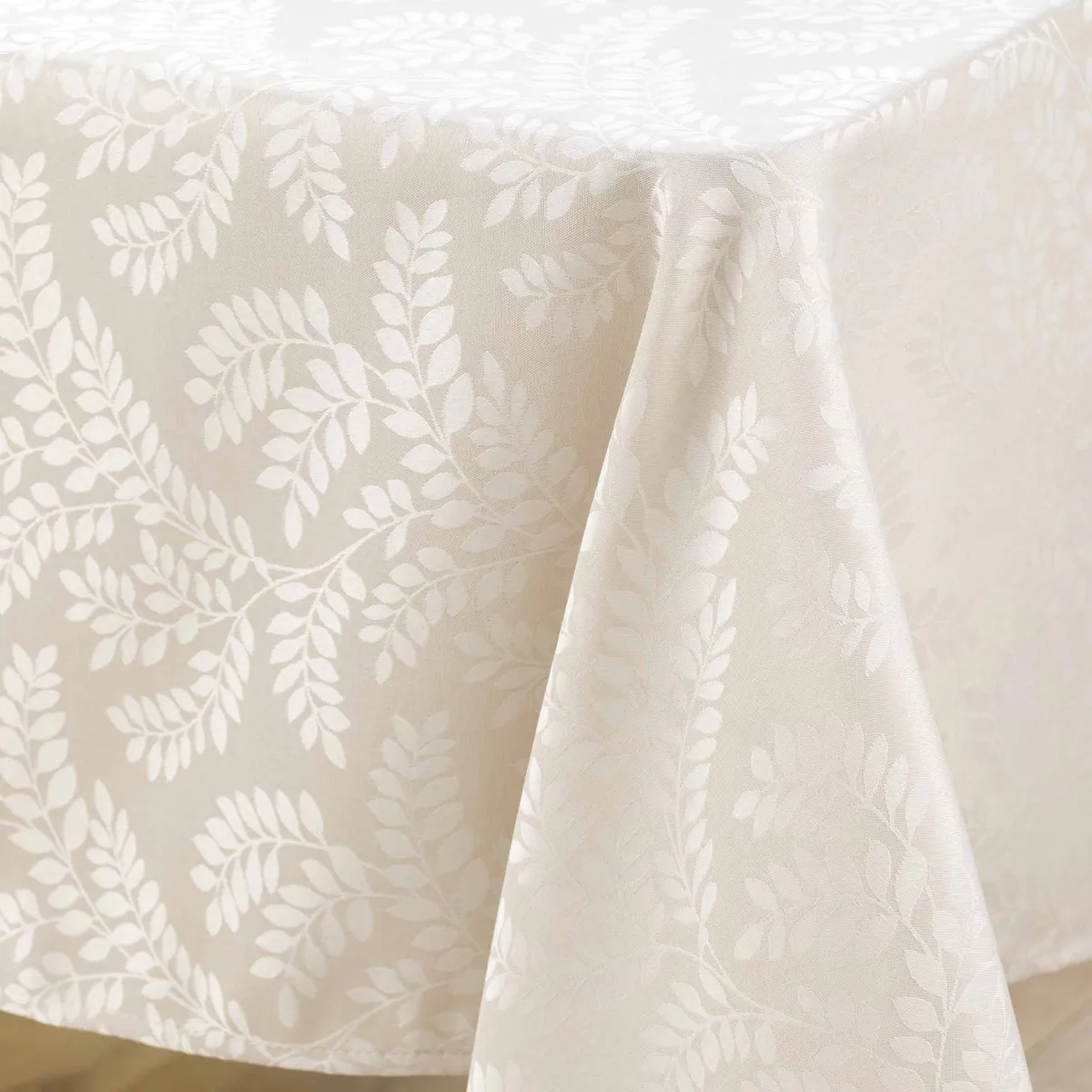 Stolnjak Jacquard Doriane 140x240cm bež Douceur d Interieur