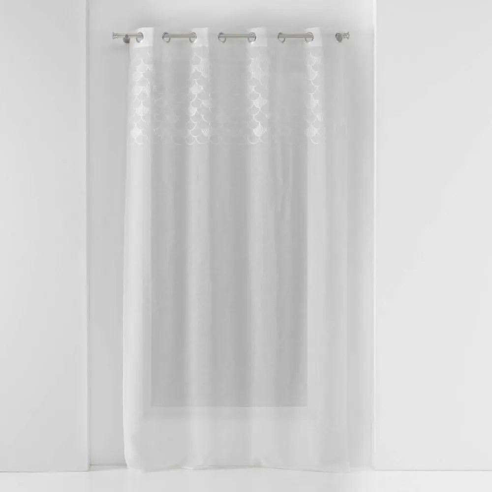 Zavesa 135x240cm sa otvor. za garniš. bela sa vezom D.d Interieur