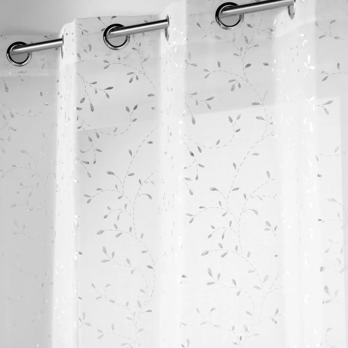 Zavesa Floressia 140x240cm sa otvor. za garniš. D. d Interieur