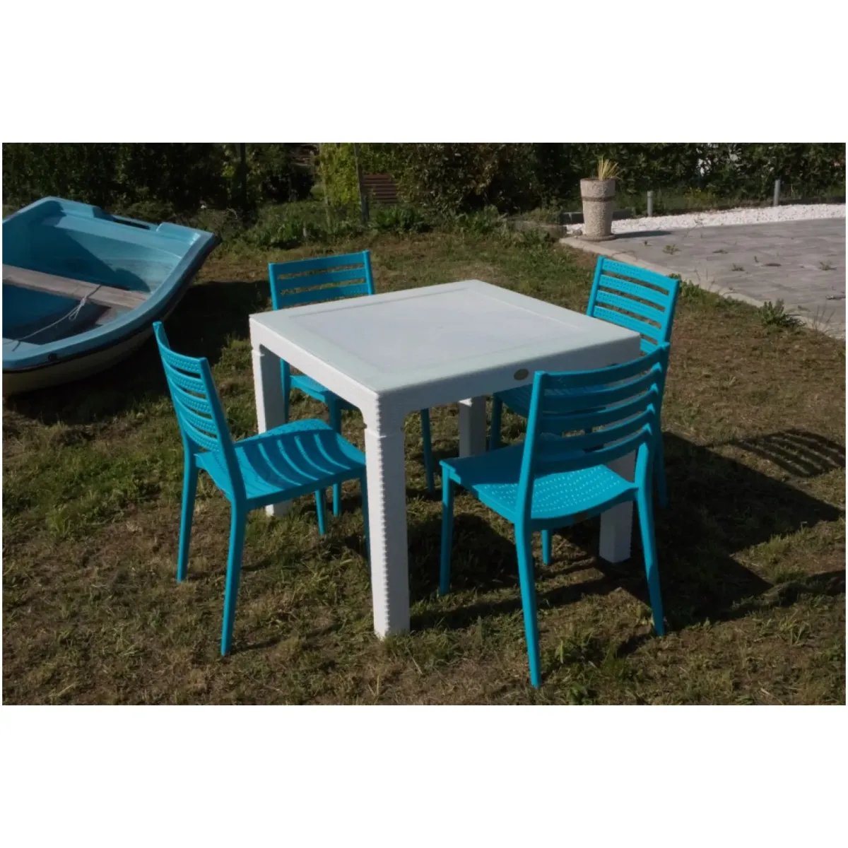 Baštenski set ZEBA 4 stolice i sto sa staklom 90x90 belo plavi