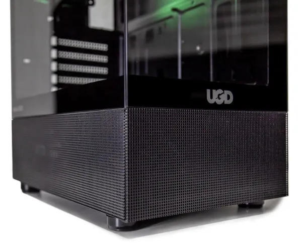 Kuciste Fusion 3333 ATX staklena prednja i bocna strana ugradjen 1x ARGB kuler Crno