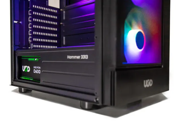 Kuciste Hammer 3313 ATX providna stranica ugradjena 4xRGB kulera Crno