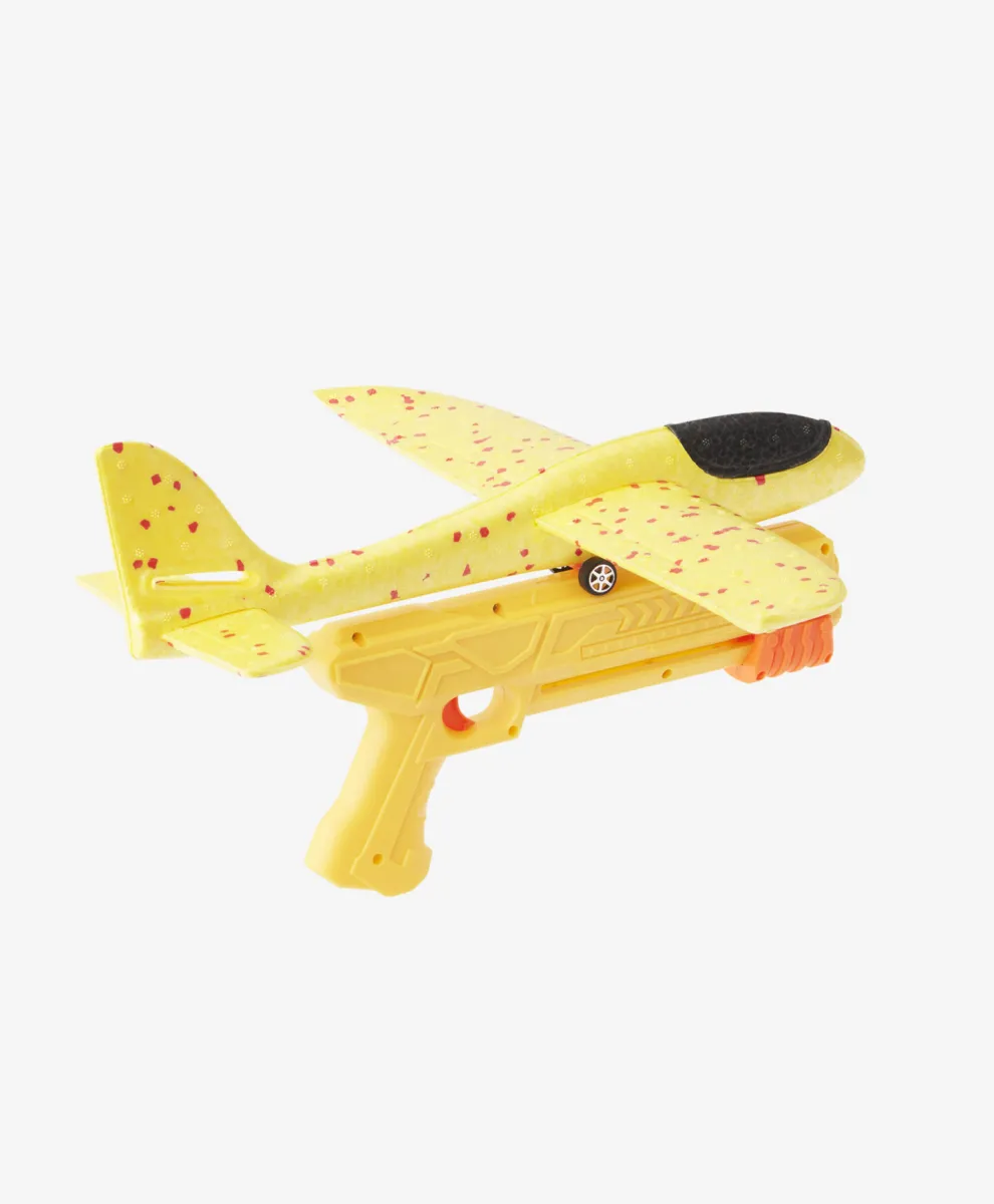 Avion sa projektilom