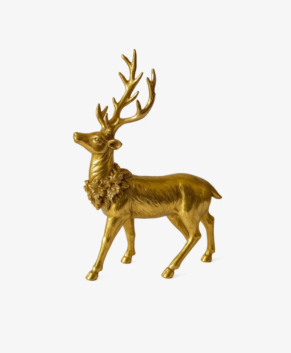 Jelen sa vencem i zlatnim detaljima