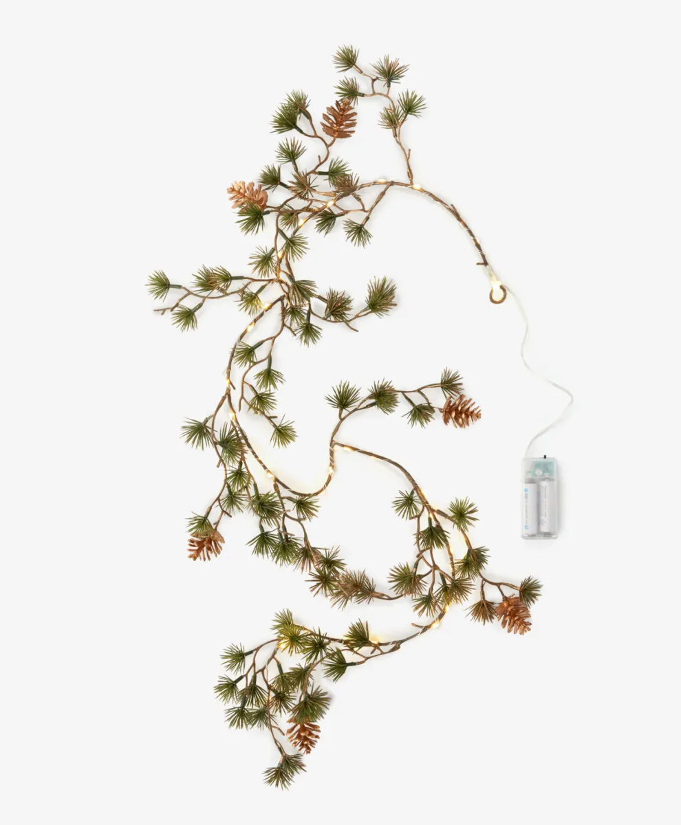 LED girlanda od borovih iglica