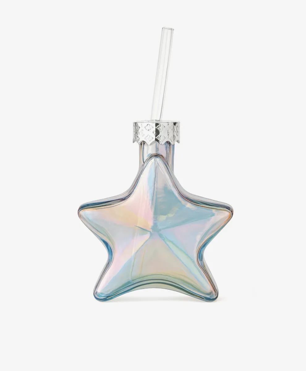 Prozirna čaša u obliku zvezde sa slamkom