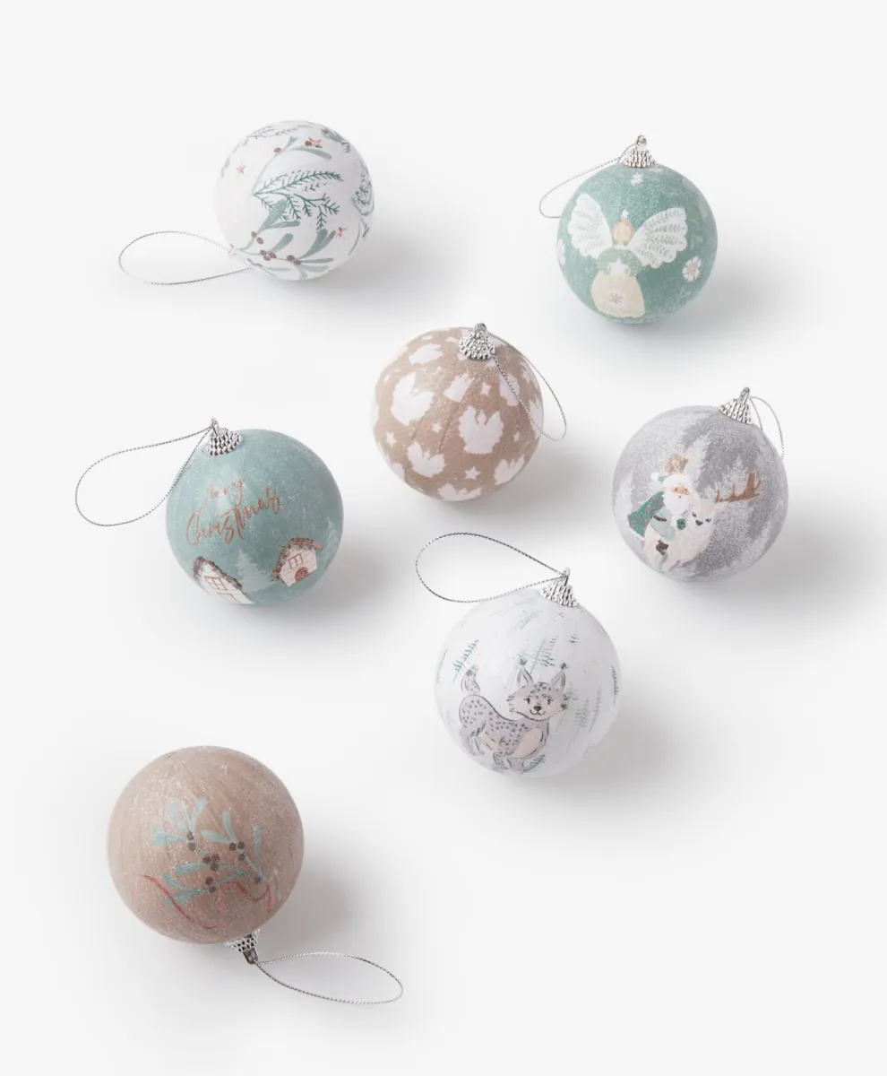 Set od 7 plastičnih ukrasa