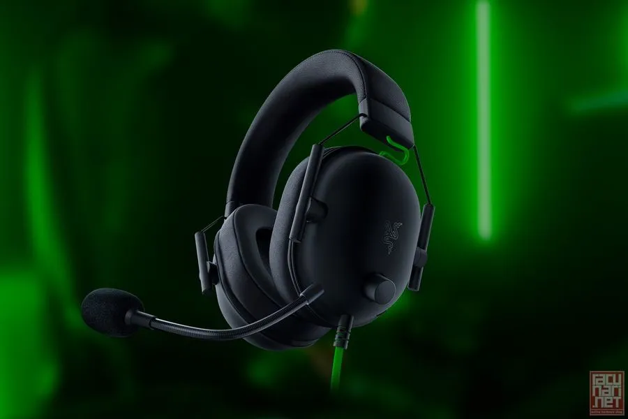 Razer BlackShark V2 X USB - Wired Esports Headset with Noise-Cancelling Mic, black (RZ04-04570100-R3U1)