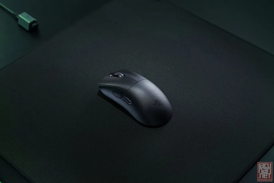 Razer DeathAdder V3 HyperSpeed - Wireless Gaming Mouse, Black (RZ01-05140100-R3U1)