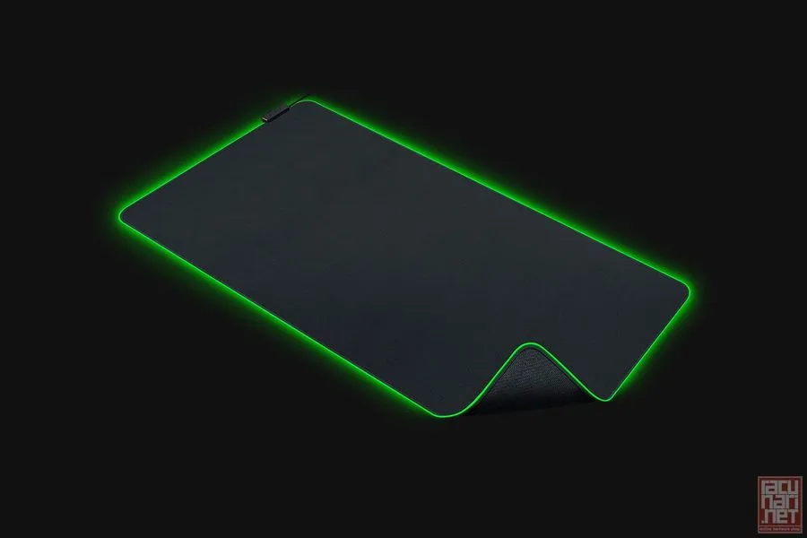 Razer Goliathus Chroma 3XL - RGB Soft Gaming Mouse Mat mousepad 1200mm x 550mm x 3.5mm (RZ02-02500700-R3U1)