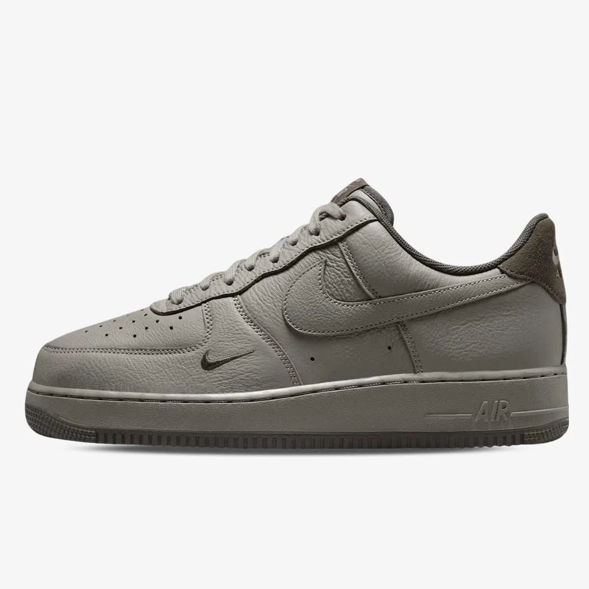 Air force 1 ’07 lv8 ess+