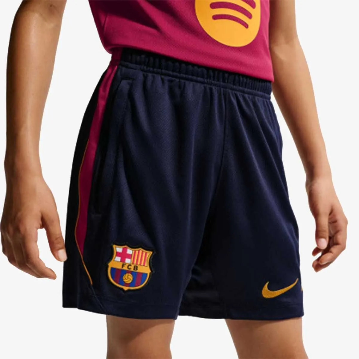 Fcb y nk df strk short kz