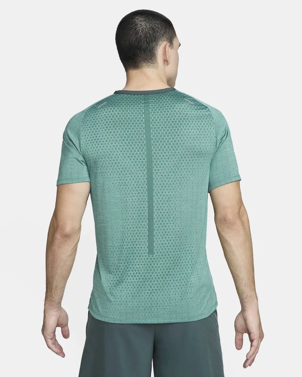 M nk dfadv techknit ultra ss