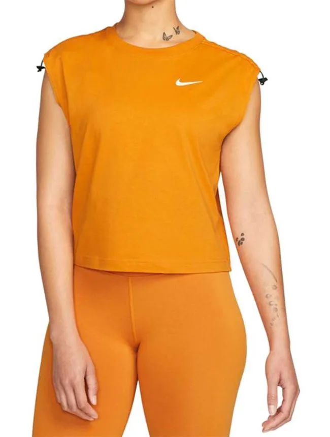 Nike sportswear dri-fit essential