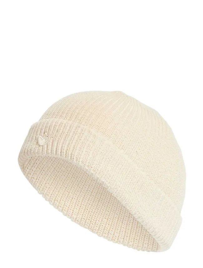Short beanie
