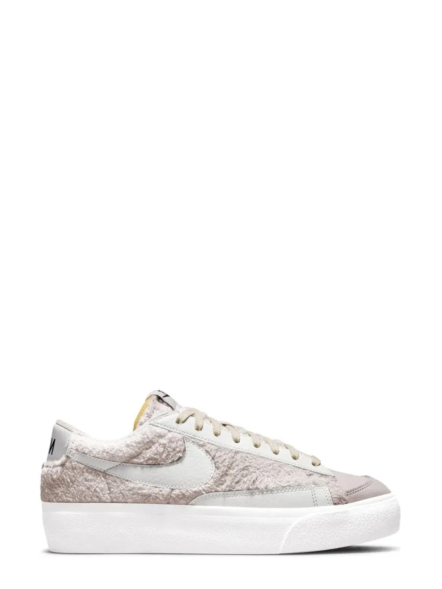 Wmns blazer low platform