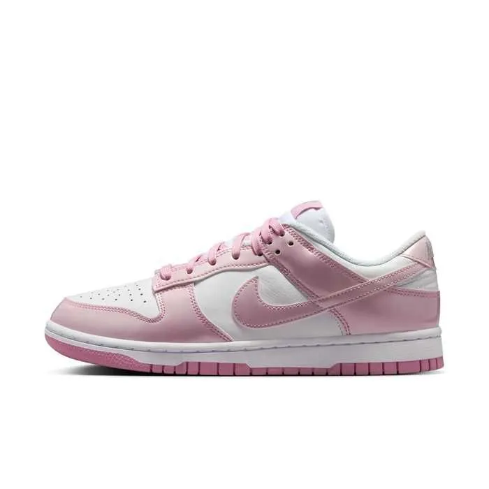 Wmns nike dunk low se street1
