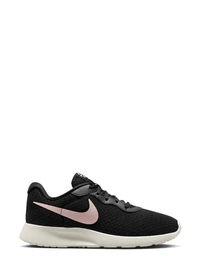 Wmns nike tanjun flyease