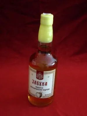 Јабука 0.7 литара – Патријаршијски подрум