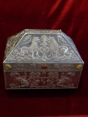 Кутија са моштаницима, комбинација сребра и дрвета