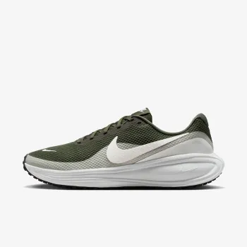 Nike Revolution 8