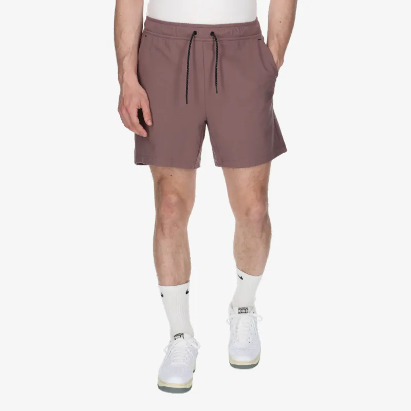 Nike Tech Essentials