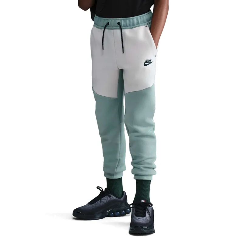 NIKE DONJI DEO TECH ZA DEČAKE