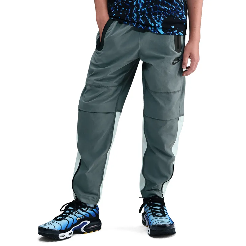 NIKE DONJI DEO TECH ZA DEČAKE