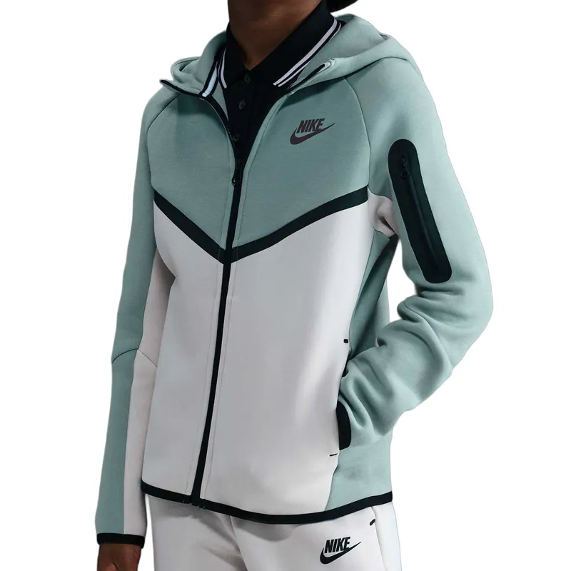 NIKE DUKS TECH ZA DEČAKE