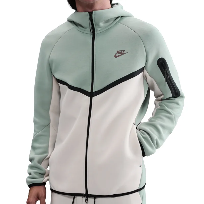 NIKE DUKS TECH ZA MUŠKARCE