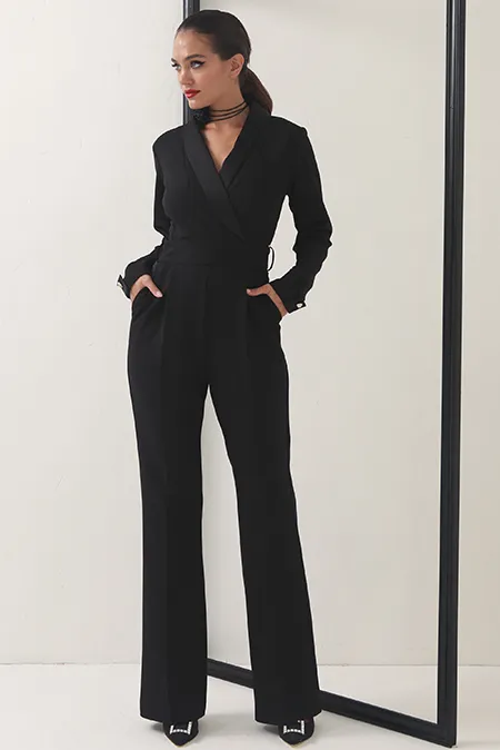 Elegantni kombinezon dugih rukava sa V izrezom