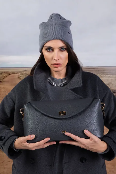 Mala kožna torba na preklop sa dva kaiša