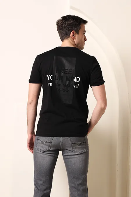 Muška majica sa printom pozadi