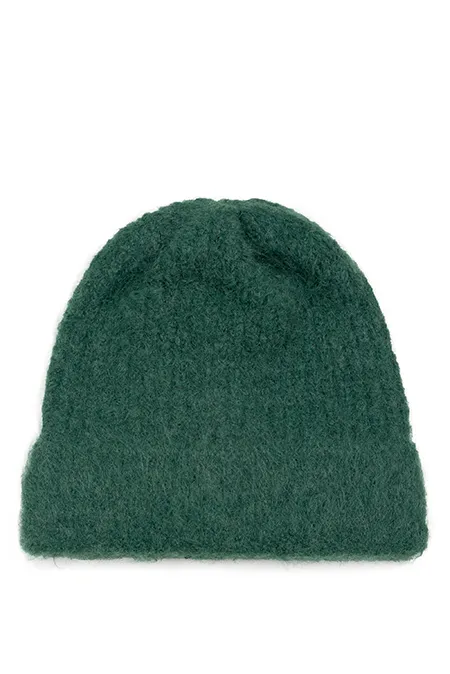 Podvrnuta pletena kapa