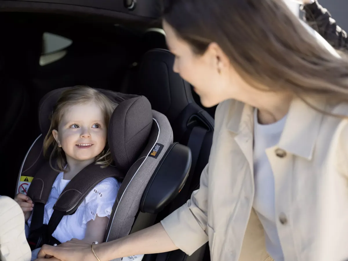 AUTO-SEDIŠTE ZA DECU Izi Turn I-Size