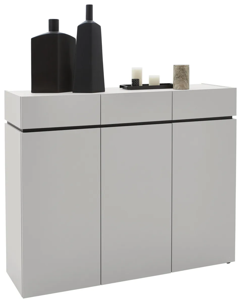 KOMODA S VRATIMA