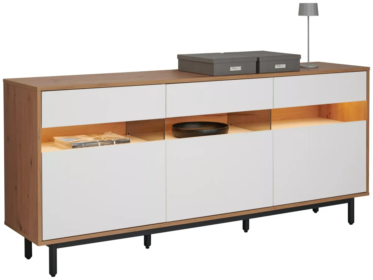 KOMODA S VRATIMA