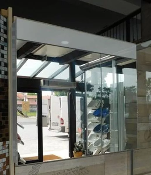 ORMARIĆ SA OGLEDALOM