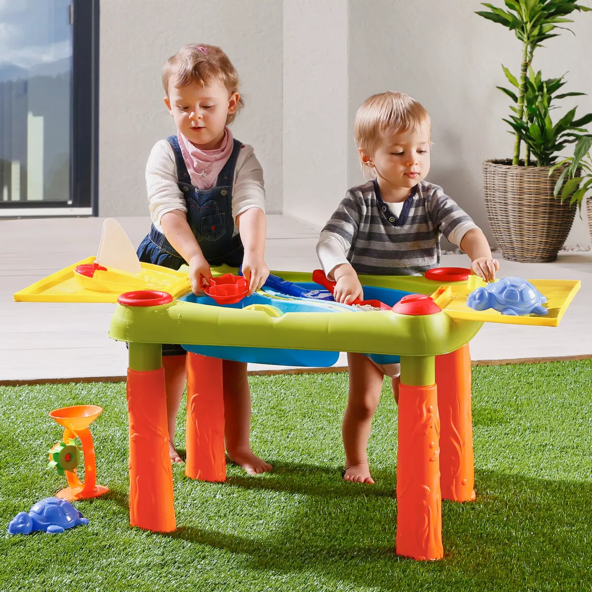 SAND- UND WASSER SPIELTISCH